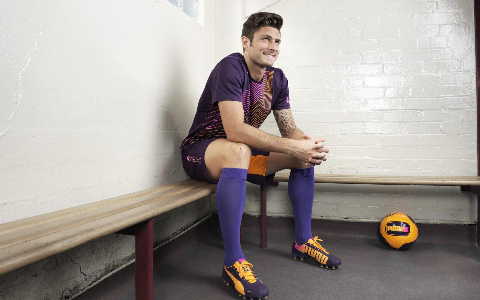 都灵体育报解析争议判罚，尤文图斯遭遇点球误判，VAR介入合理性存疑