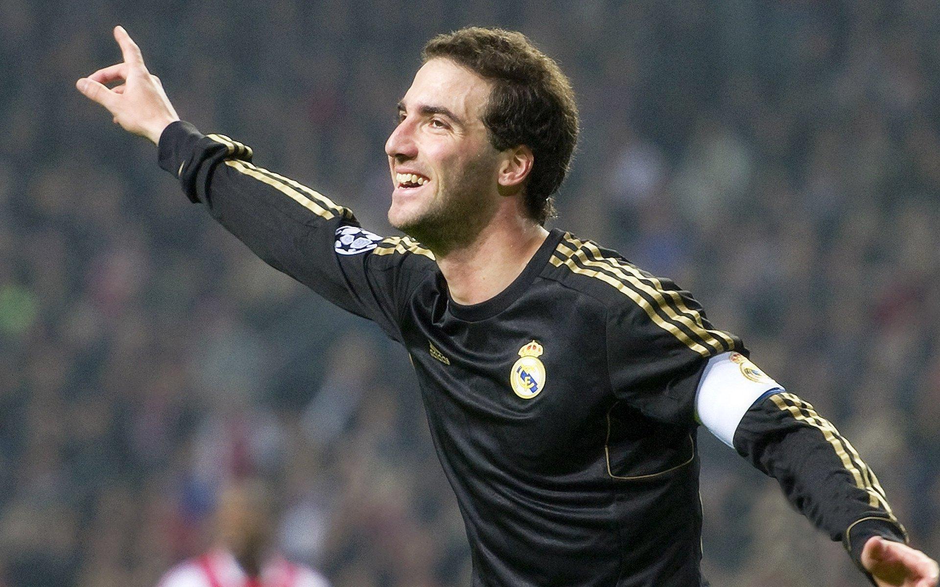 德波尔深情寄语范戴克，纪录属于未来，领袖精神永存